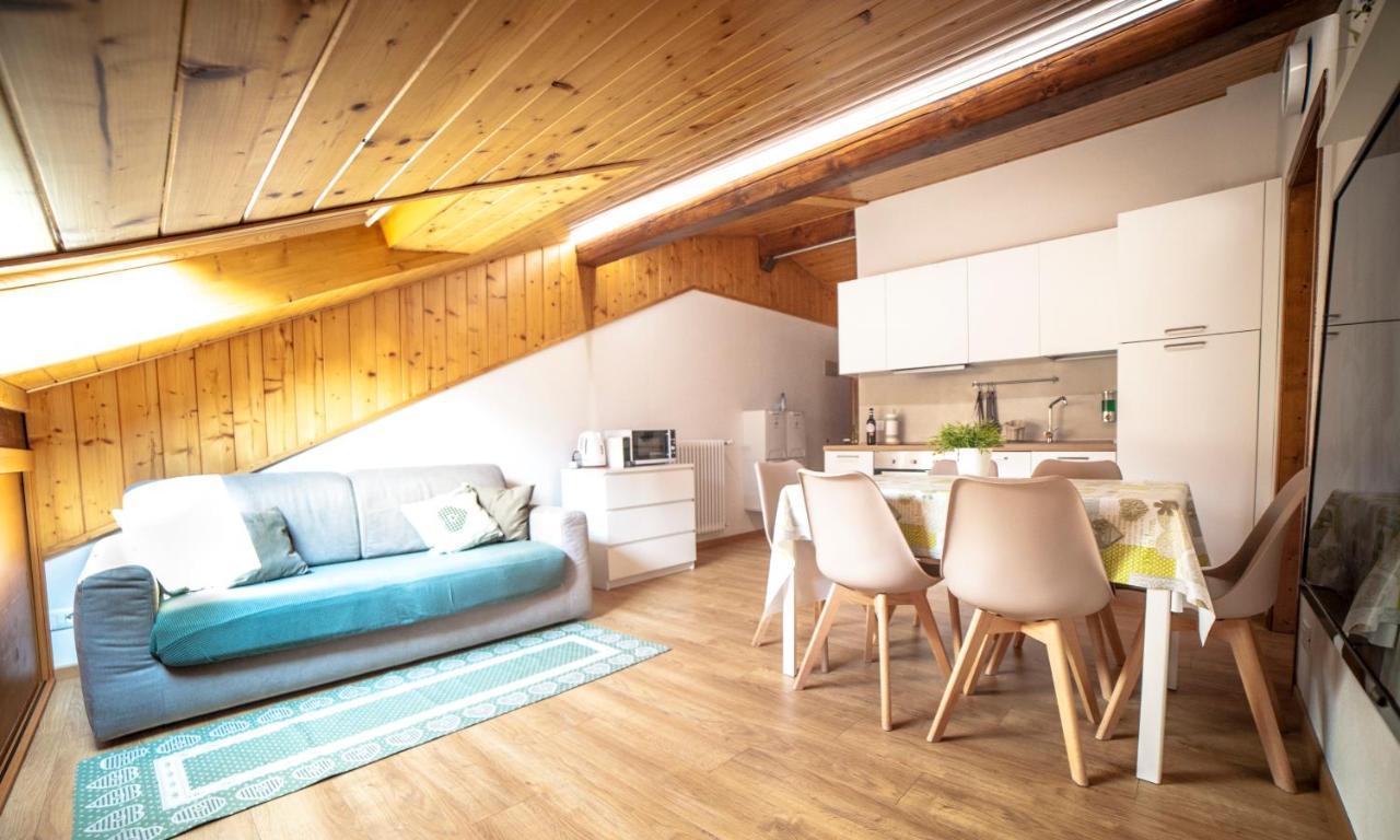 La Mansarda di Emma Apartment Pinzolo Bagian luar foto