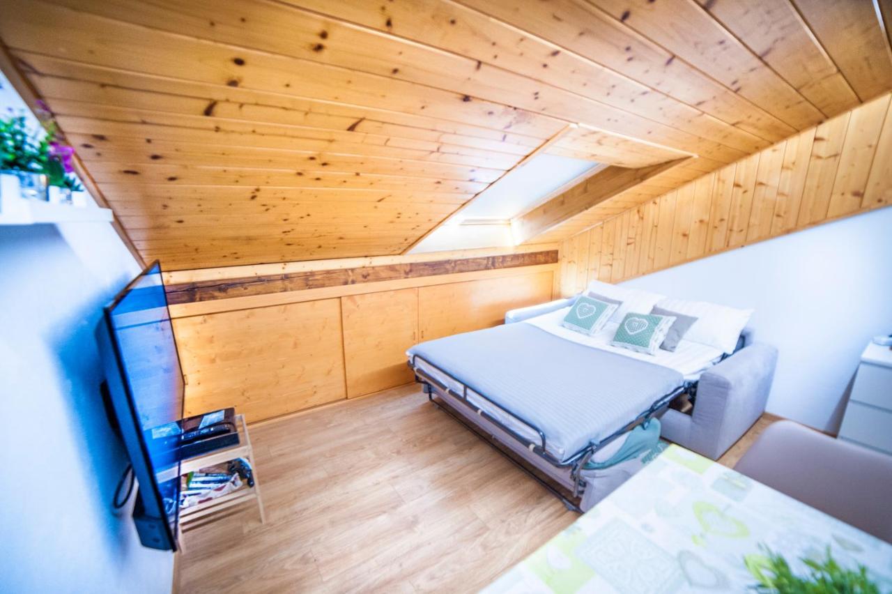 La Mansarda di Emma Apartment Pinzolo Bagian luar foto