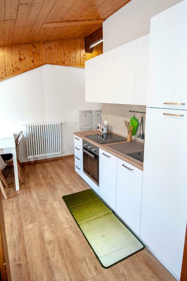 La Mansarda di Emma Apartment Pinzolo Bagian luar foto